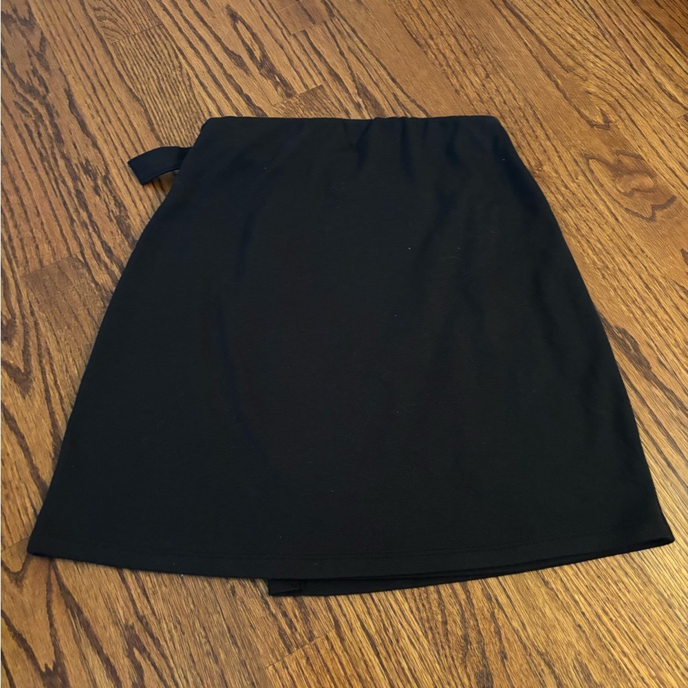 Chic Black Mini Skirt for Women